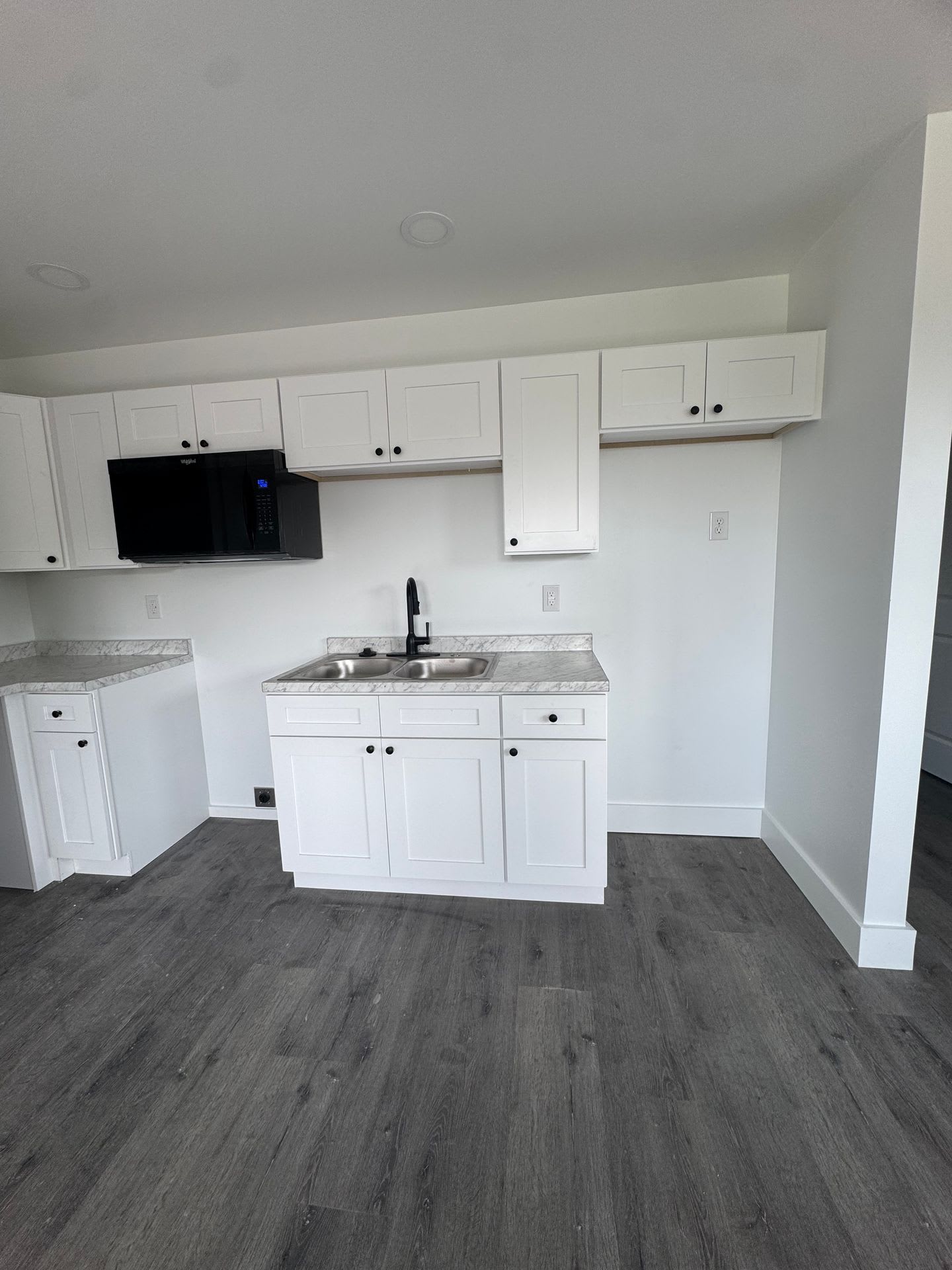 1 Bed, 1 Bath Apartment – photo 1