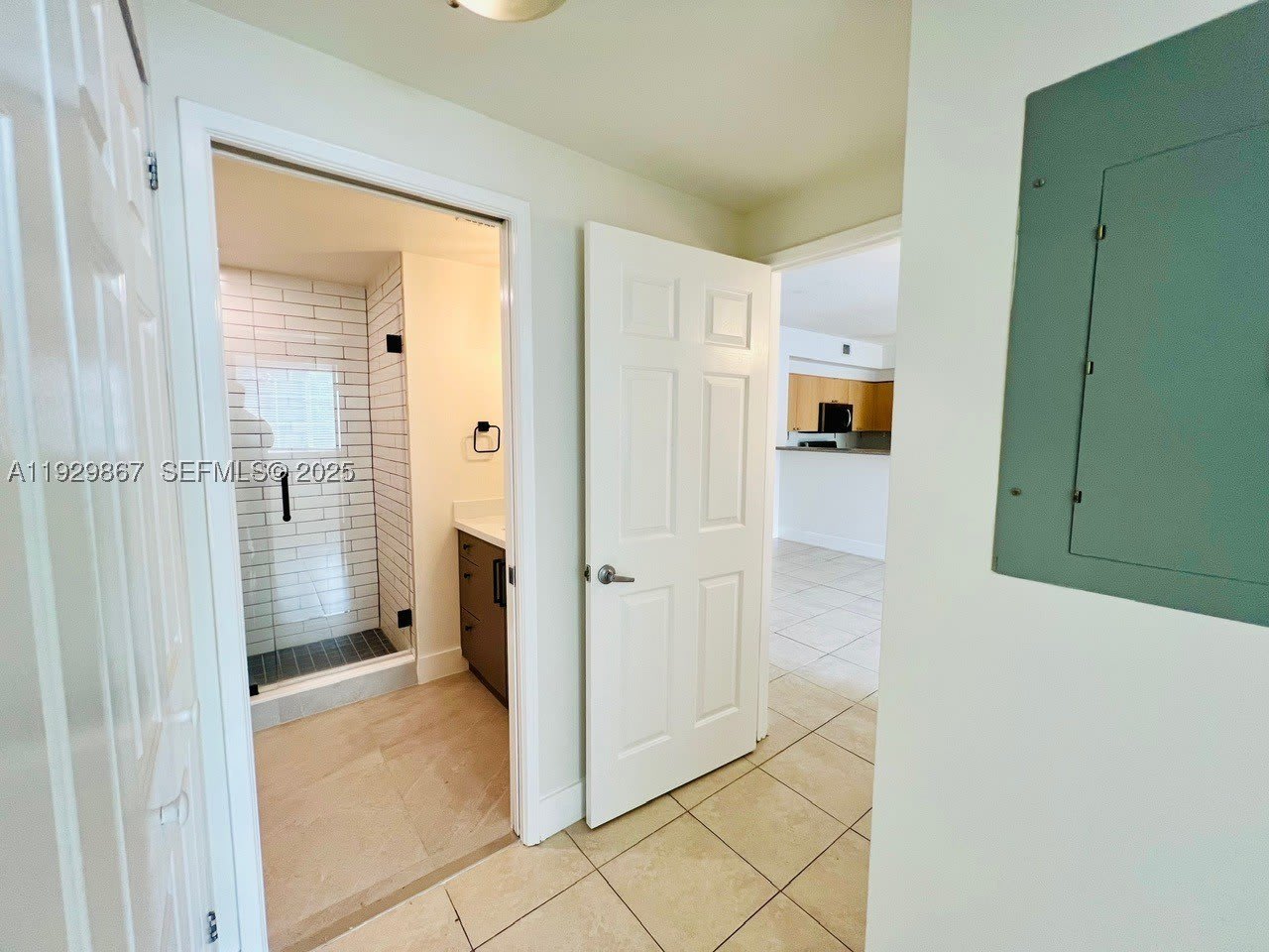 8000 N Nob Hill Rd – photo 5