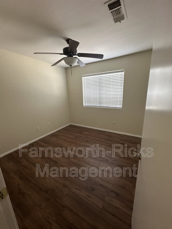 5730 E Holmes Ave – photo 4