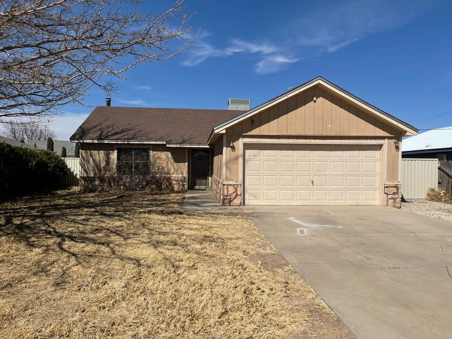 Updated 3 bedroom, 2 bath home – photo 1