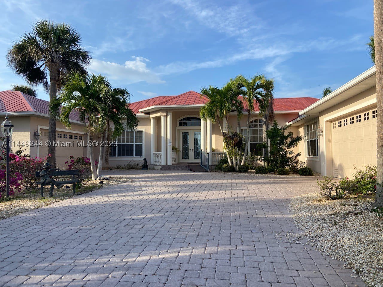 1524 Columbian Drive – photo 1