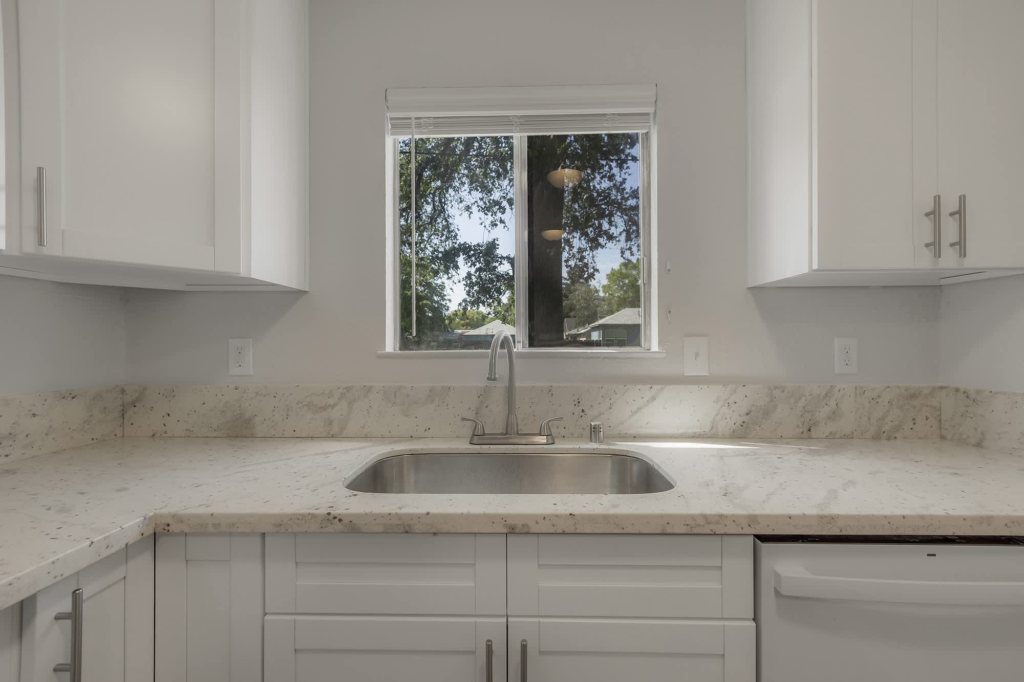1514 Oakdale Street B – photo 2