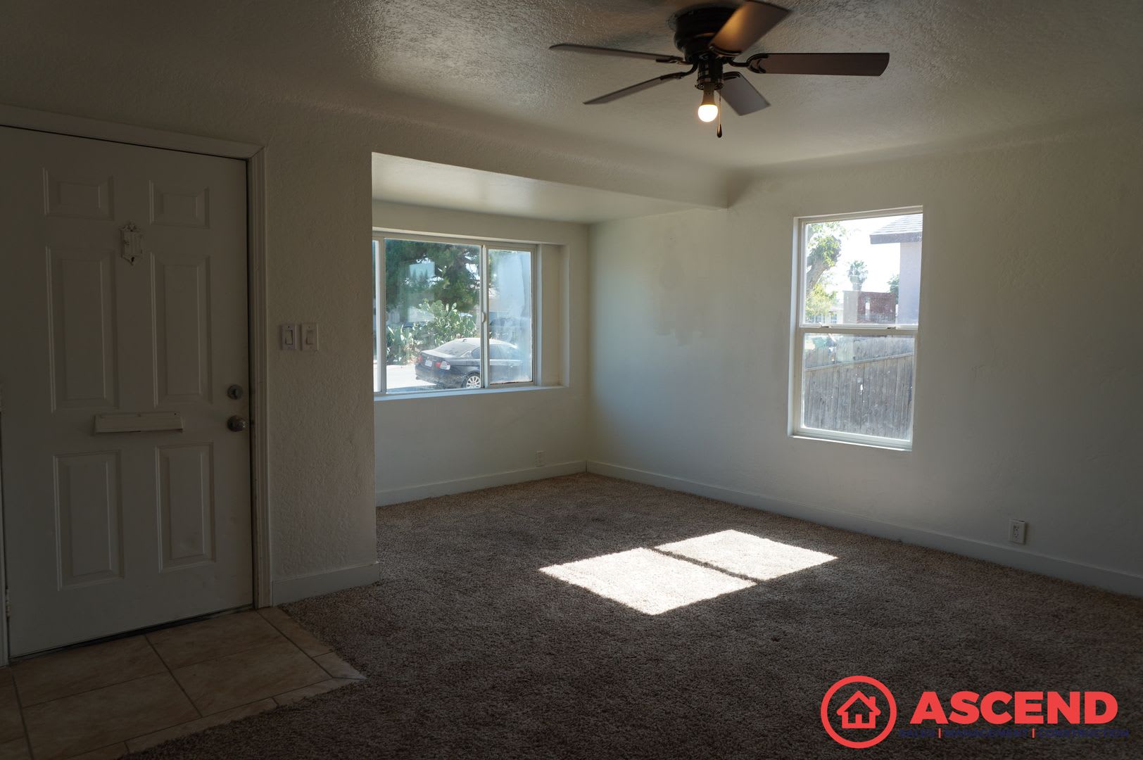 Move In Special Deposit Moves You In Spacious 3Bd 1 5Ba Home In Bakersfield S 93308 Garage Water Included Small Pets Welcome – photo 3