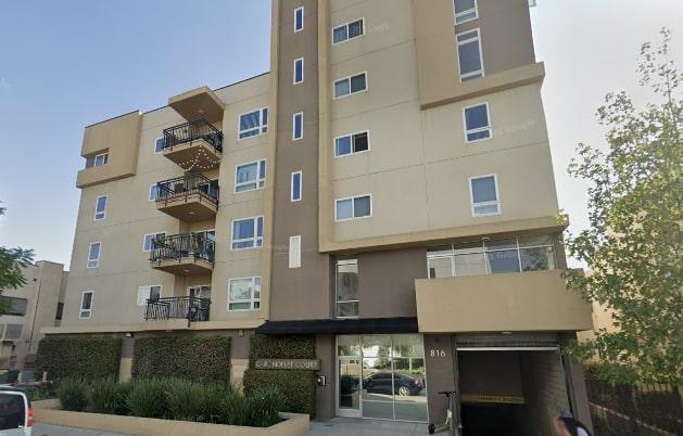 816 Carondelet St – photo 4