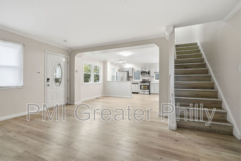 1523 West Cheltenham Avenue – photo 4