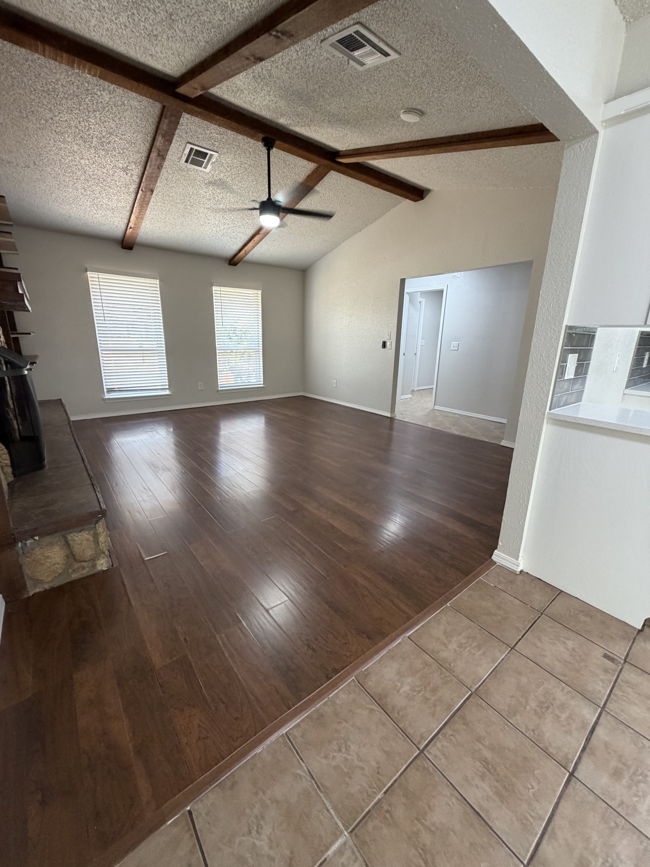 9607 Northeast 4th Street – photo 5