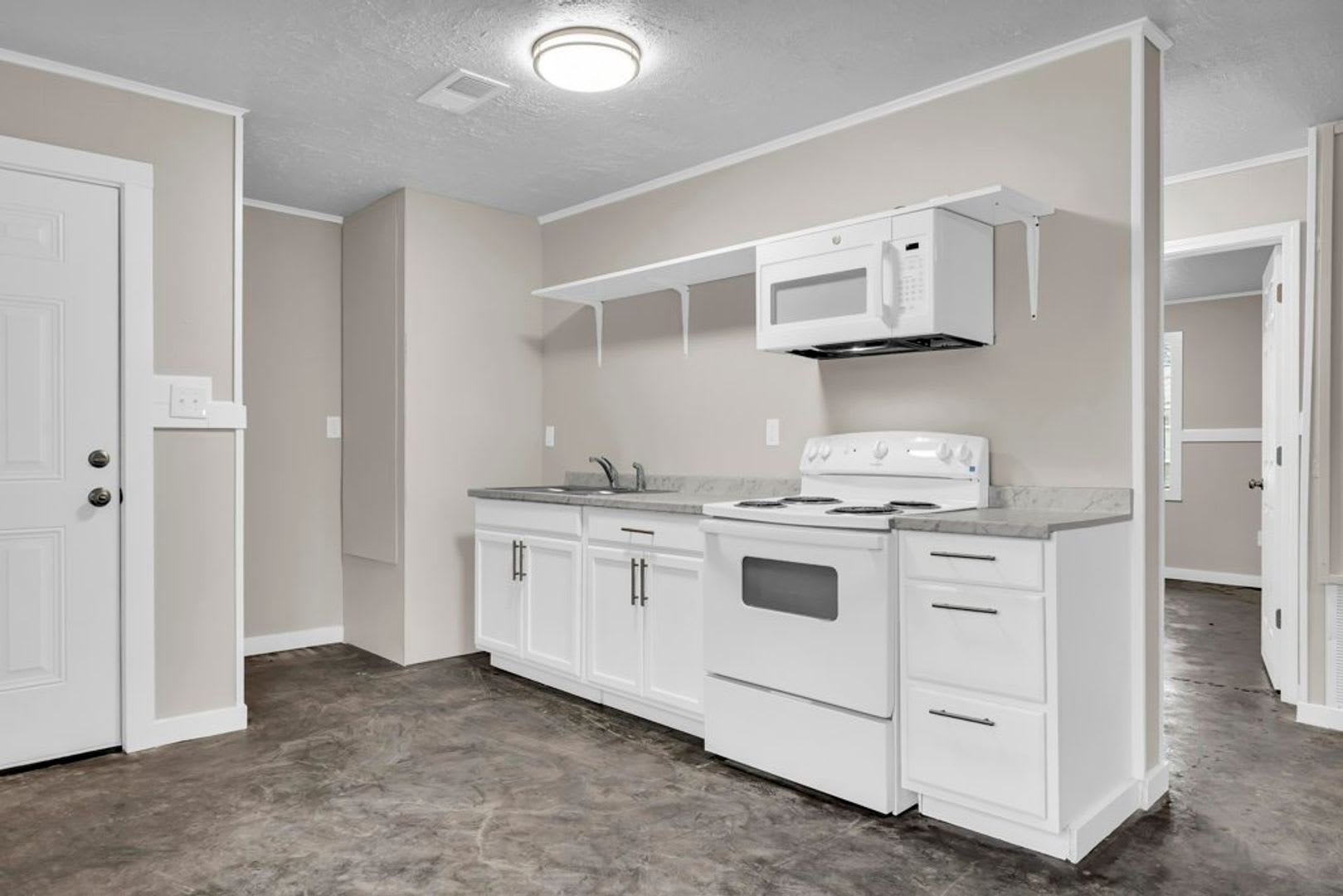 Recently Renovated 2 Bedroom 1 Bath Apartments for Rent! – photo 4