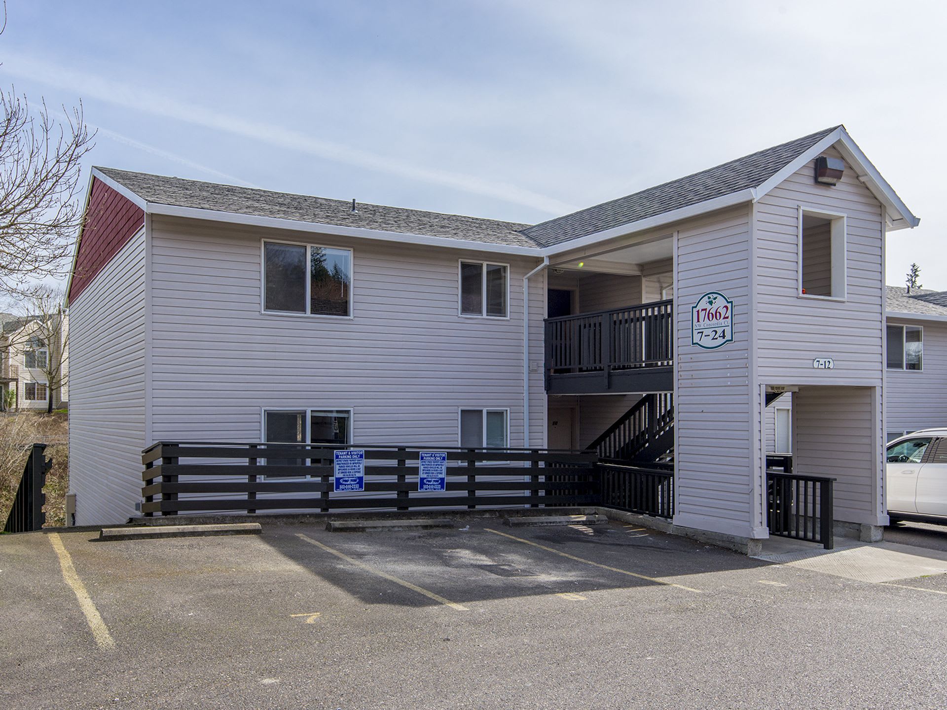 College Park Apartments – photo 1