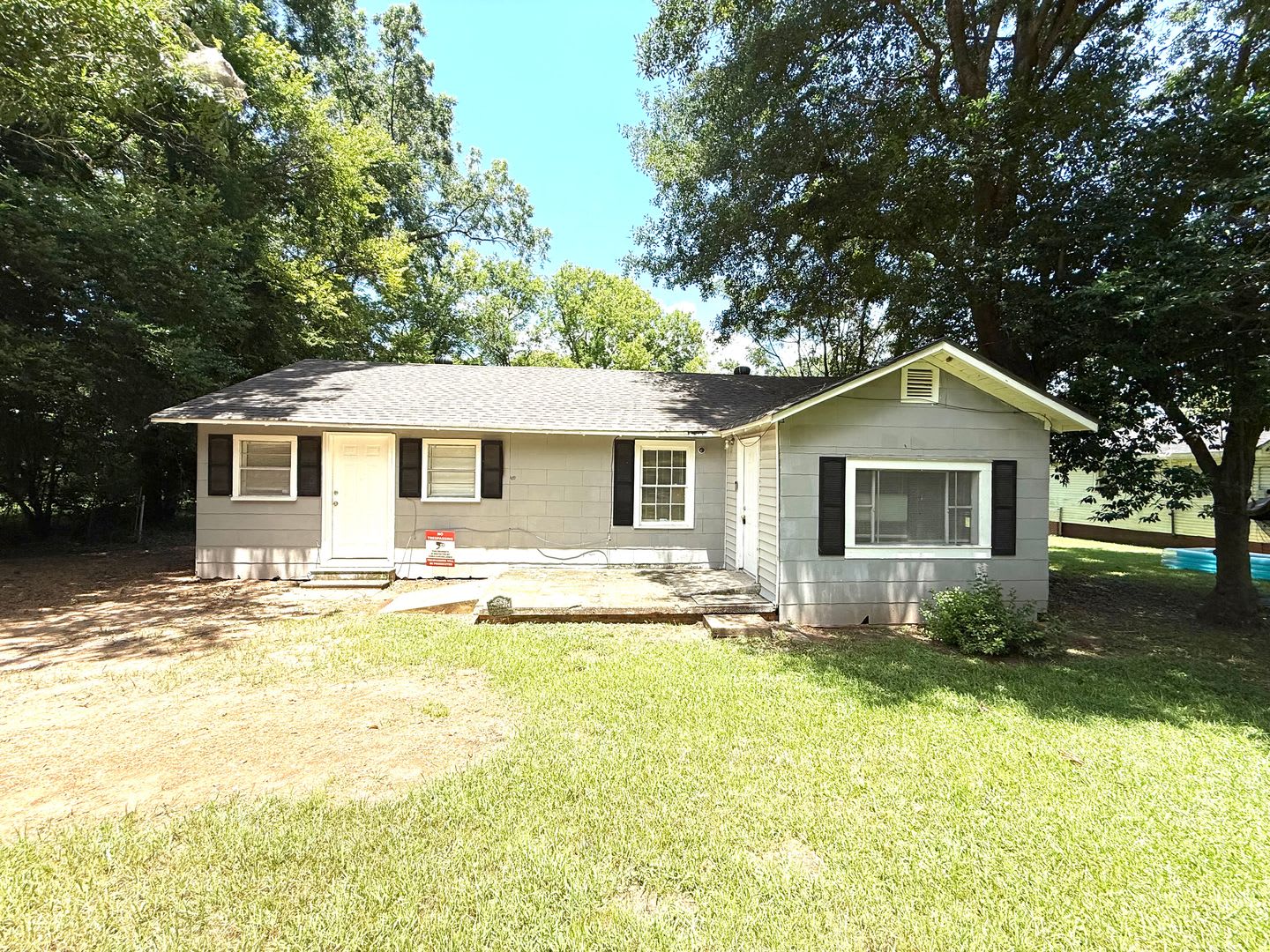 ** 3 bed 1 bath located in Highland Gardens ** to schedule a self showing – photo 1