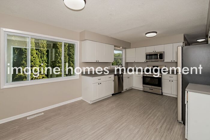 1323 Easter Lane – photo 4