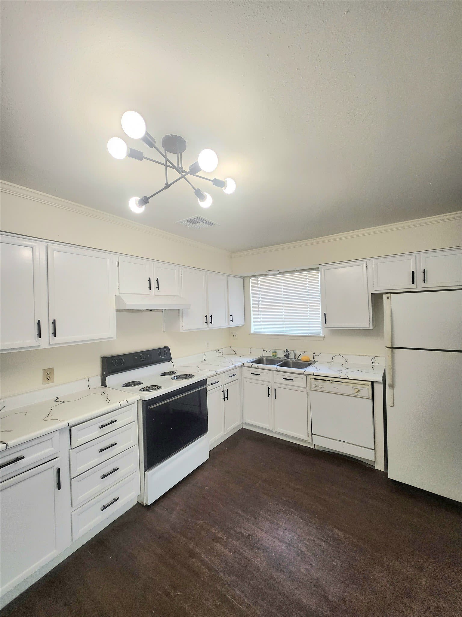 7308 Sanger Avenue – photo 4