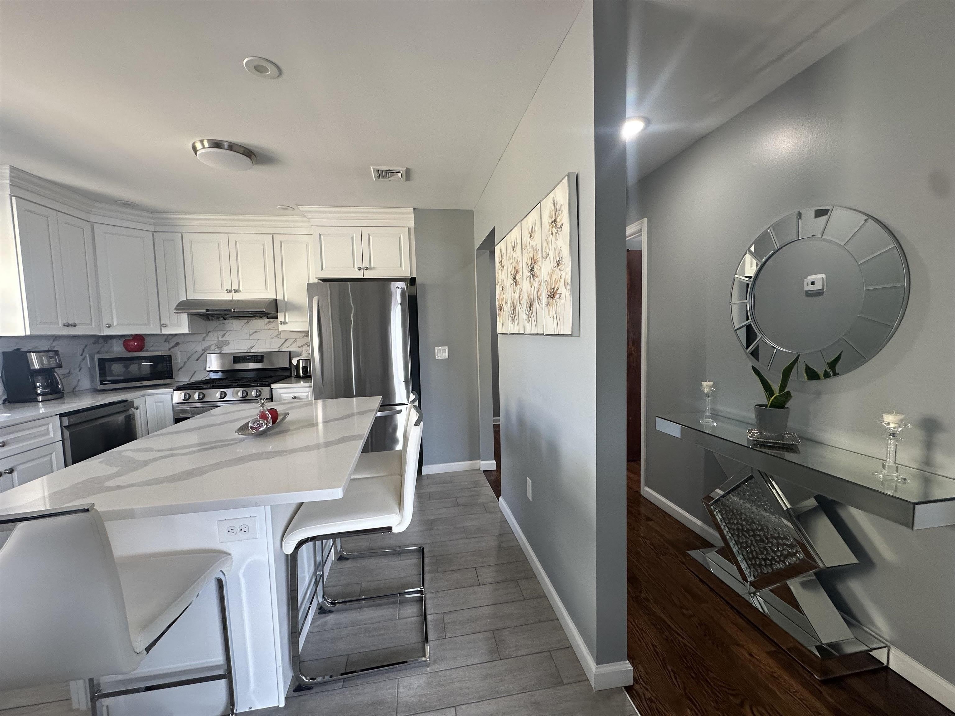 9006 Palisade Plaza – photo 1