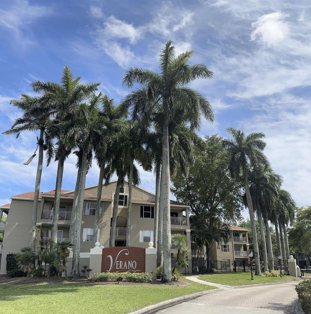 1760 Palm Cove Boulevard – photo 1