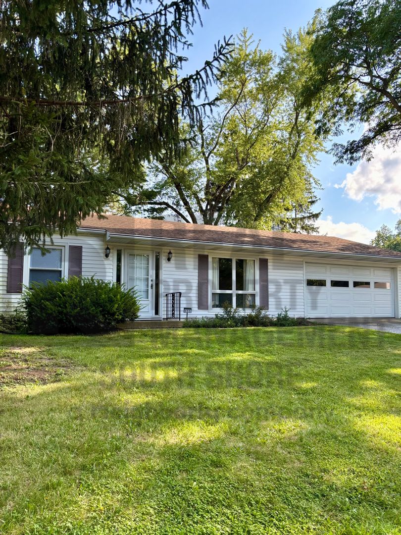 Sprawling 3Bed/2Bath Ranch in the Heart of Valpo – photo 1