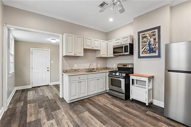 2321 CHARTES Street – photo 3