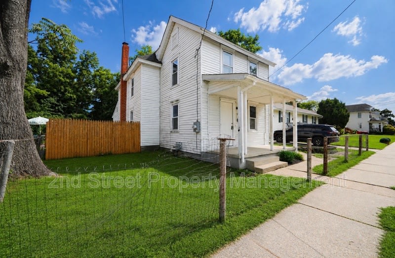 210 West Buck Street – photo 5