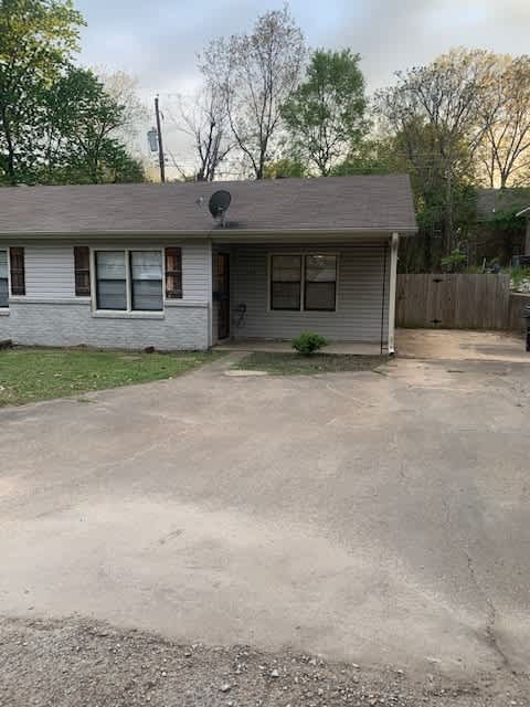 218 Pekin St. – photo 1