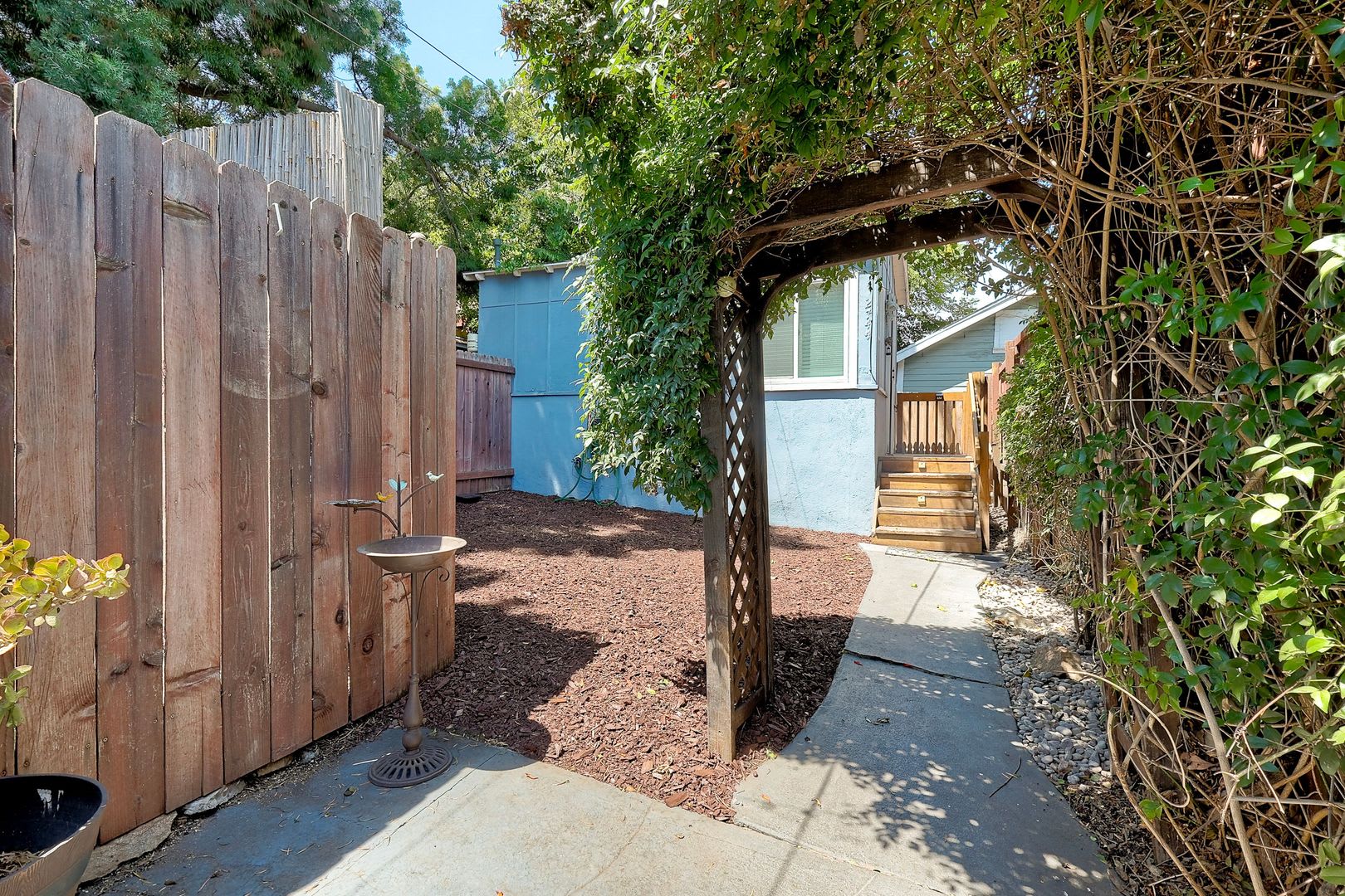 PRIVATE DETACHED STUDIO • PRIVATE FENCED YARD • GOLDEN HILL – photo 5