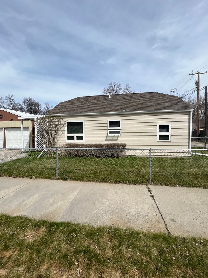 Centrally Located 1 Bedroom House – photo 1