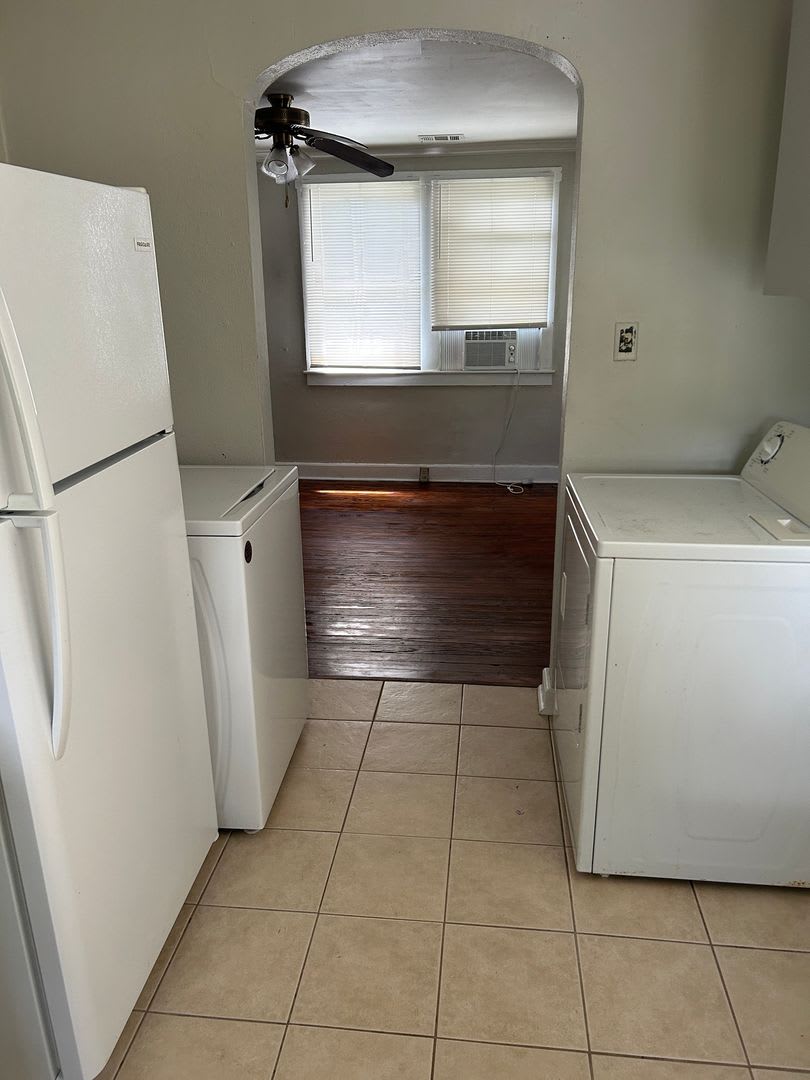 Convenient East 32nd Street Location Near Anderson and Truman Pkwy. – photo 5