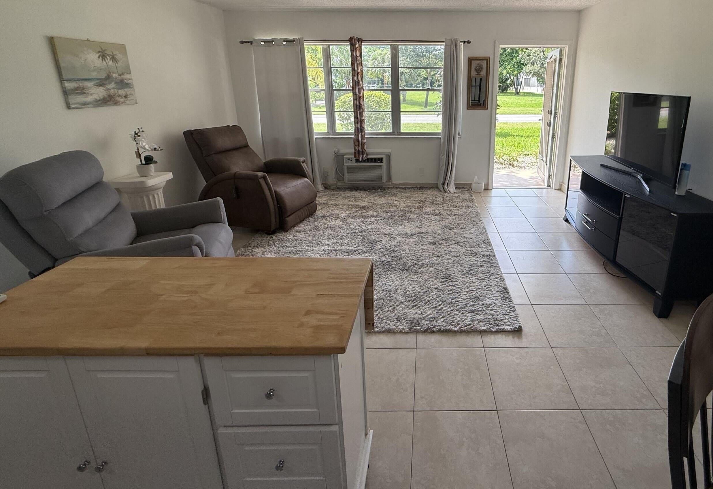 175 Canterbury H – photo 3