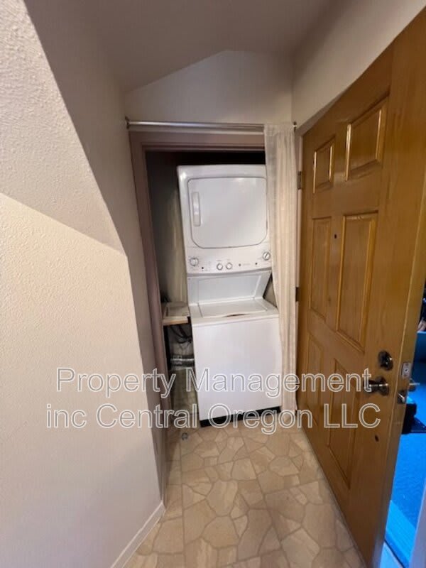 354 NE Penn Ave – photo 3