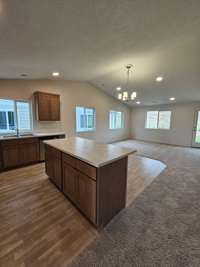 *********New lower monthly rent $1950******** *First full month FREE- with 12 month lease* OAC – photo 4