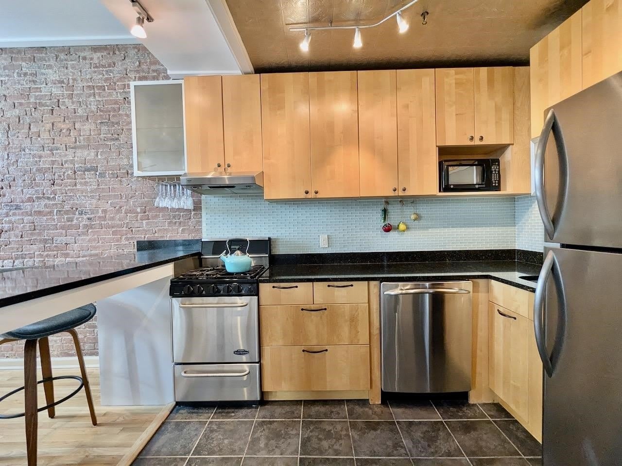 319 BARROW ST – photo 2