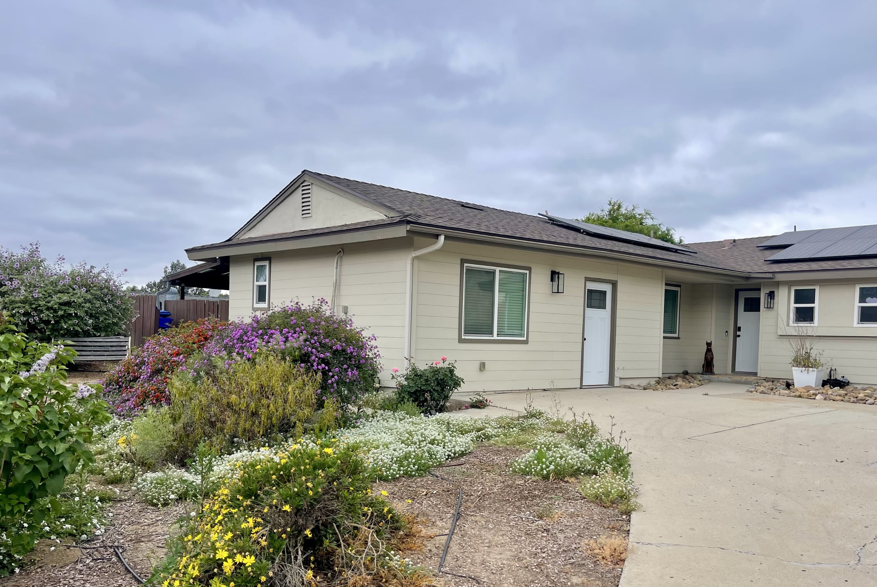 9556 1/2 Cecilwood Drive – photo 1