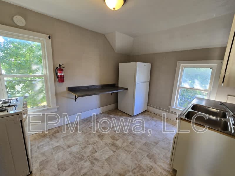 437 1 2 Riehl Street – photo 4
