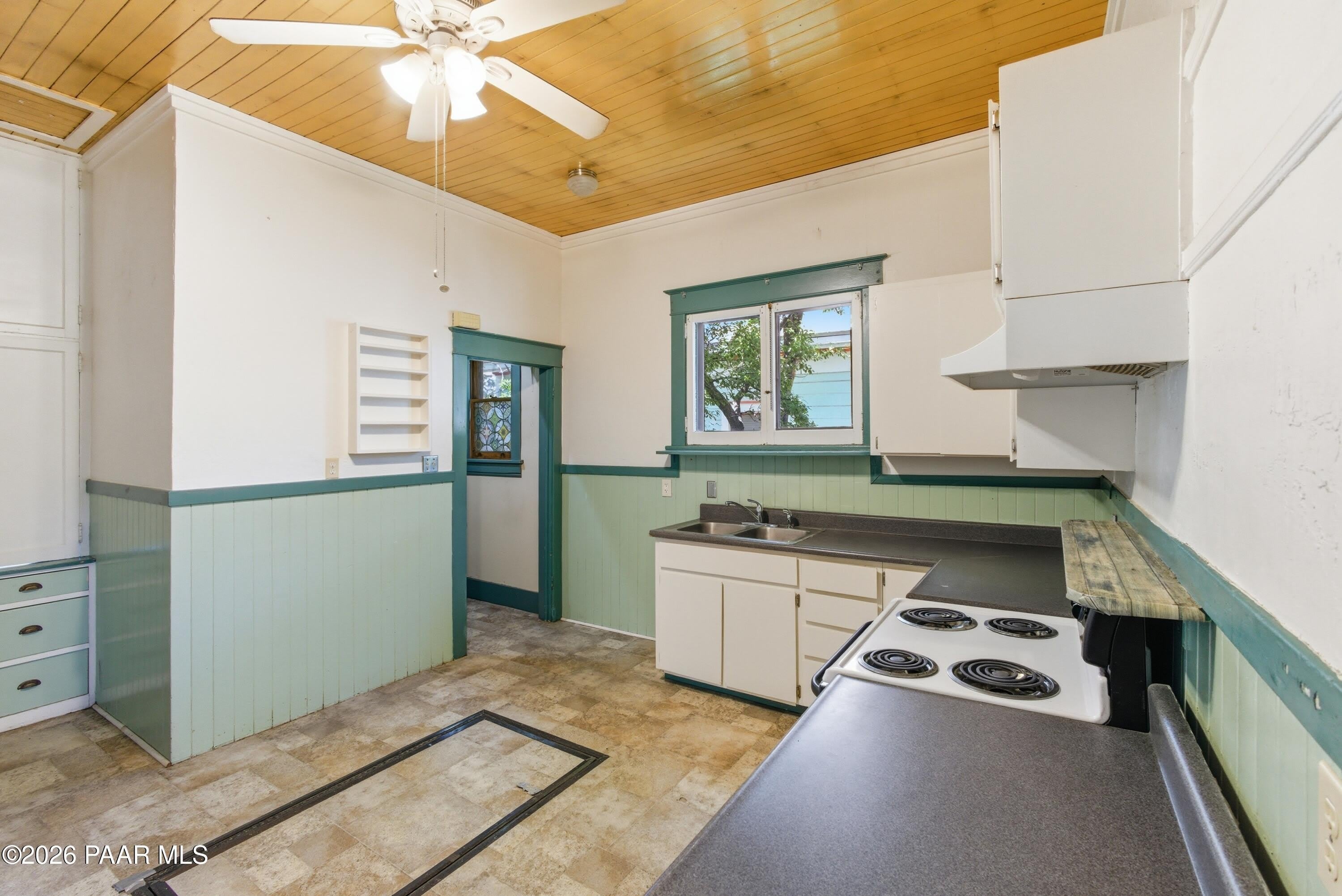 309 N Mount Vernon Avenue – photo 5