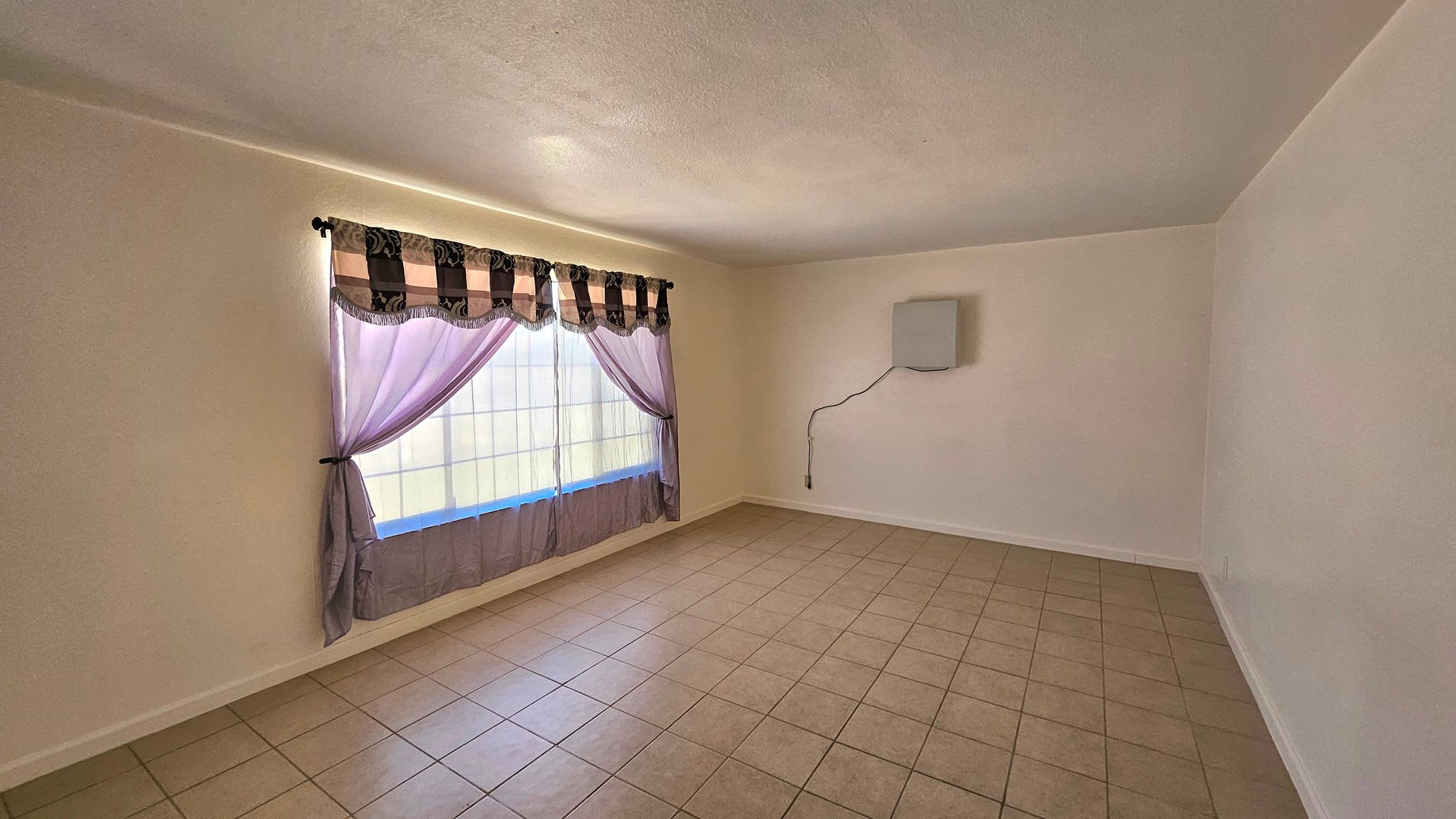 Charming And Comfortable 4Bd 2Bth Move In Ready Home Natural Gas And Sewer – photo 2