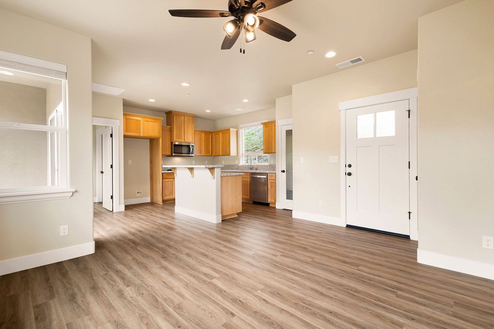 Welcome to your new 1 bedroom home nestled in the serene beauty of Paradise, CA! – photo 5