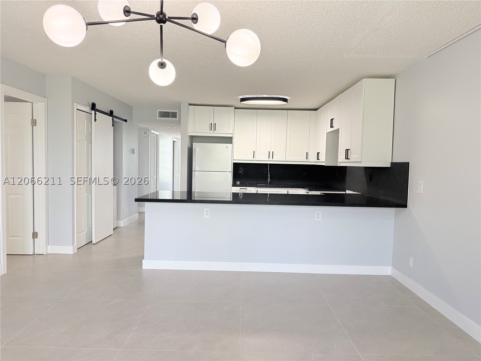 16511 Blatt Blvd – photo 3