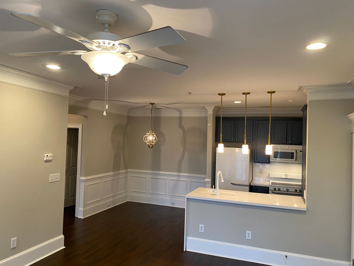 Charming 1-Bedroom Home in Secure Cary Location with Modern Finishes! – photo 4