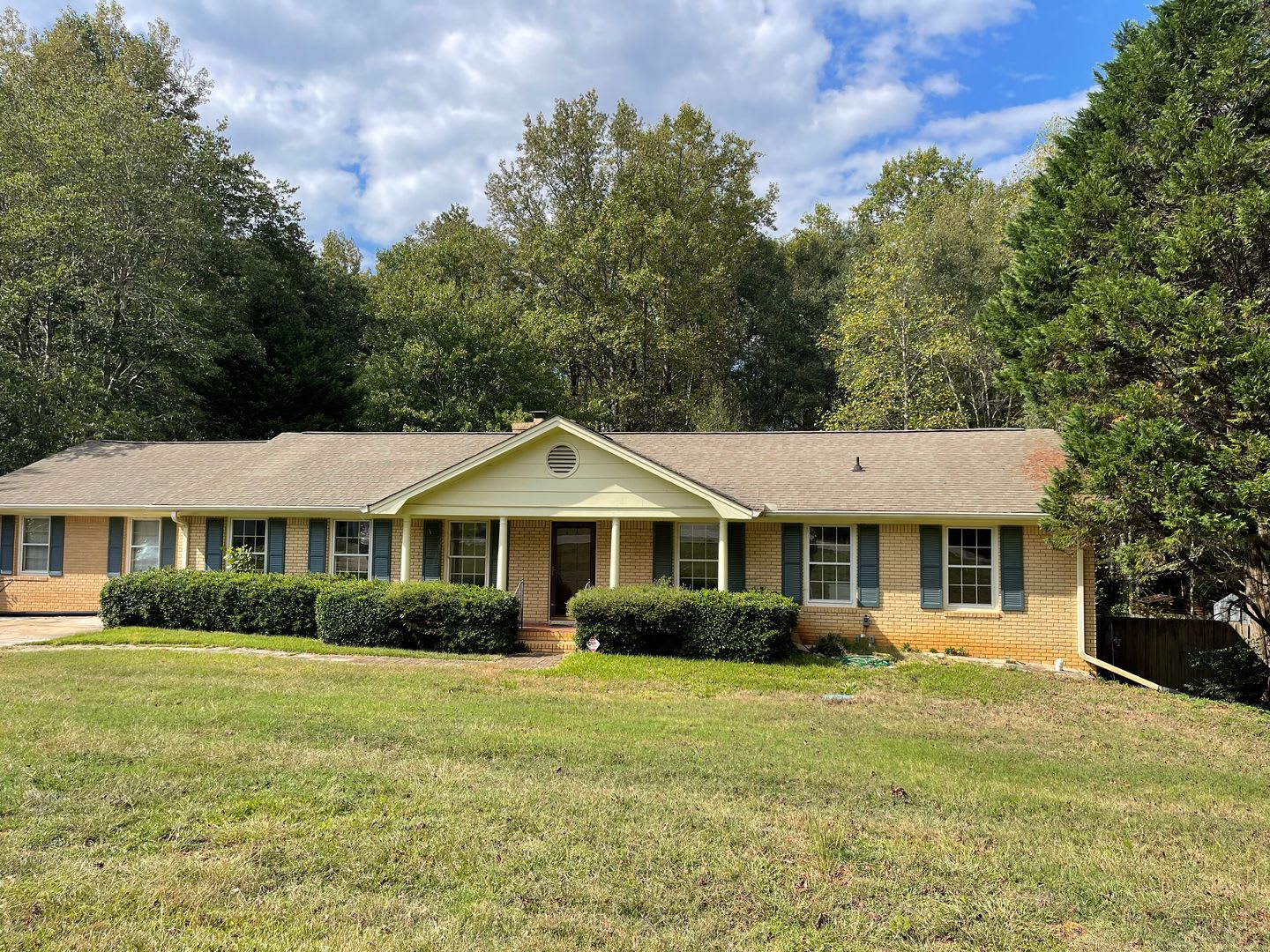 4 2 Brick Ranch Home With Unfinished Full Basement Centrally Located In Oconee S Northwest Woods – photo 2