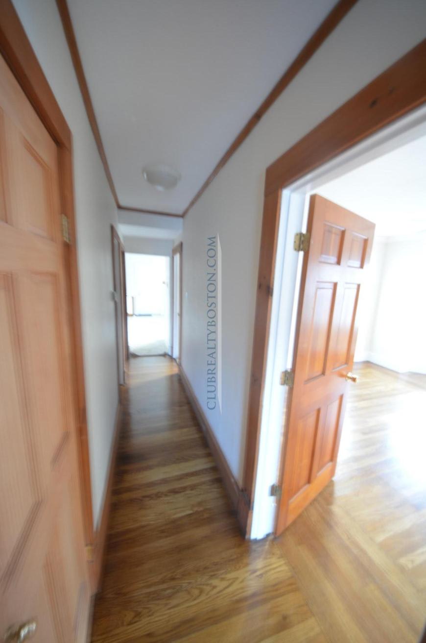 23 Cushing St. – photo 1