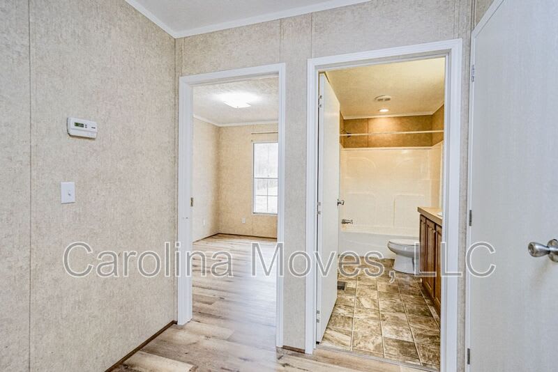 210 Frontier Drive – photo 4