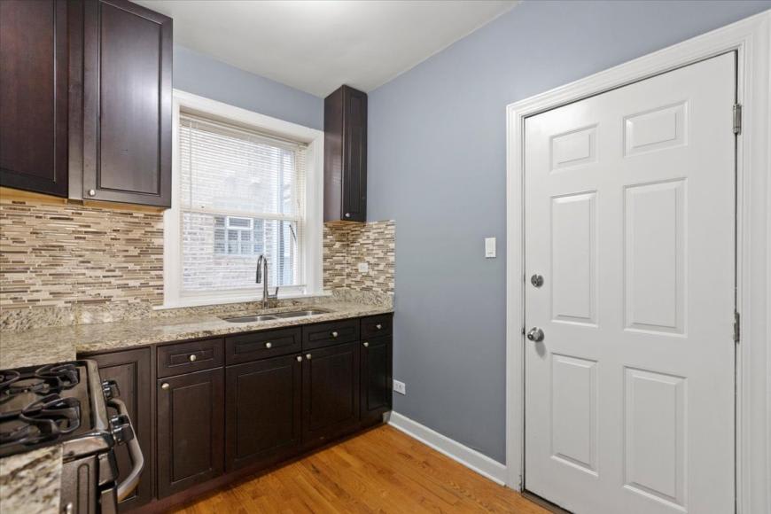 3555 W Lyndale – photo 5