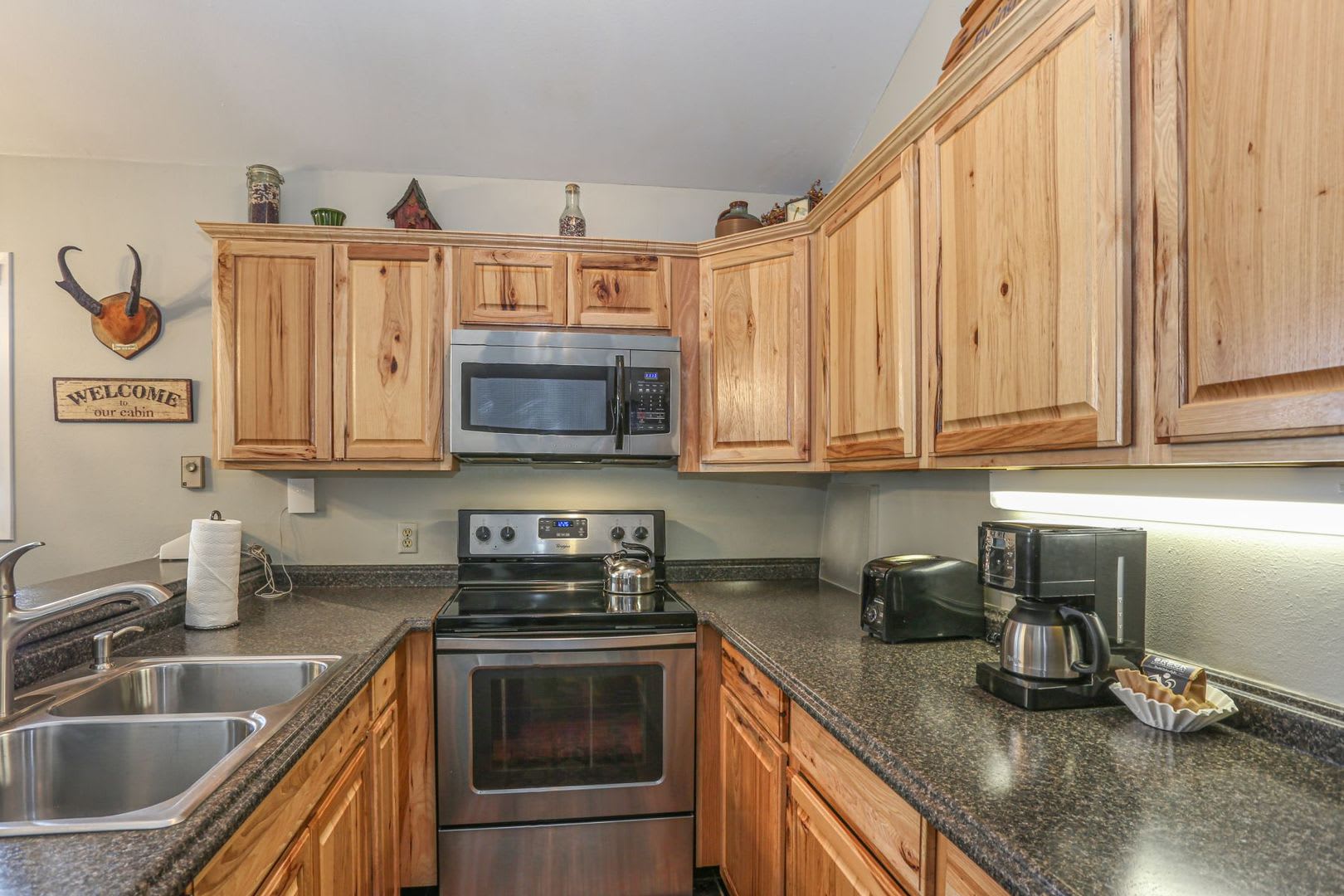 Move In Special Keystone 2 Bed 2Bath Plus Bonus Room Pool And Hot Tubs Bike Storage – photo 1