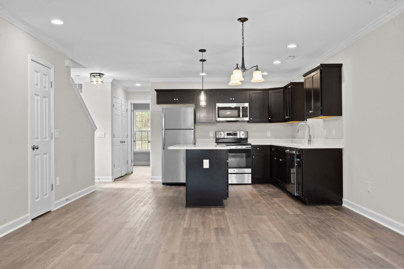 Fall in Love with the Kitchen Island in this Newley Built Home 2022 – photo 3