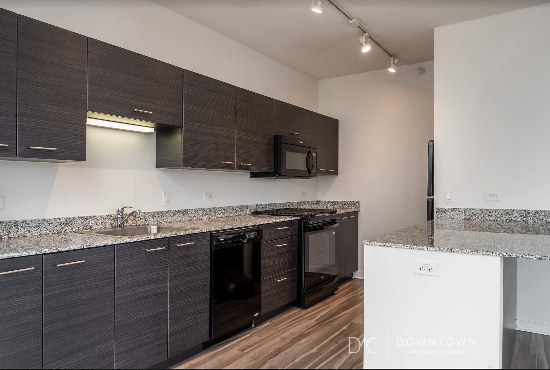 801 N Clark St – photo 5