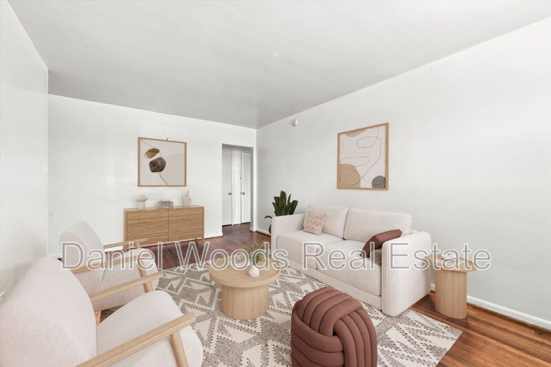 918 Booth St – photo 1