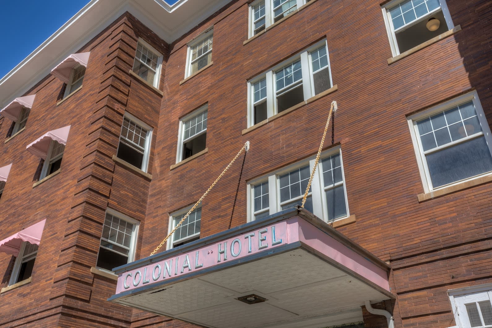Colonial Hotel – photo 2