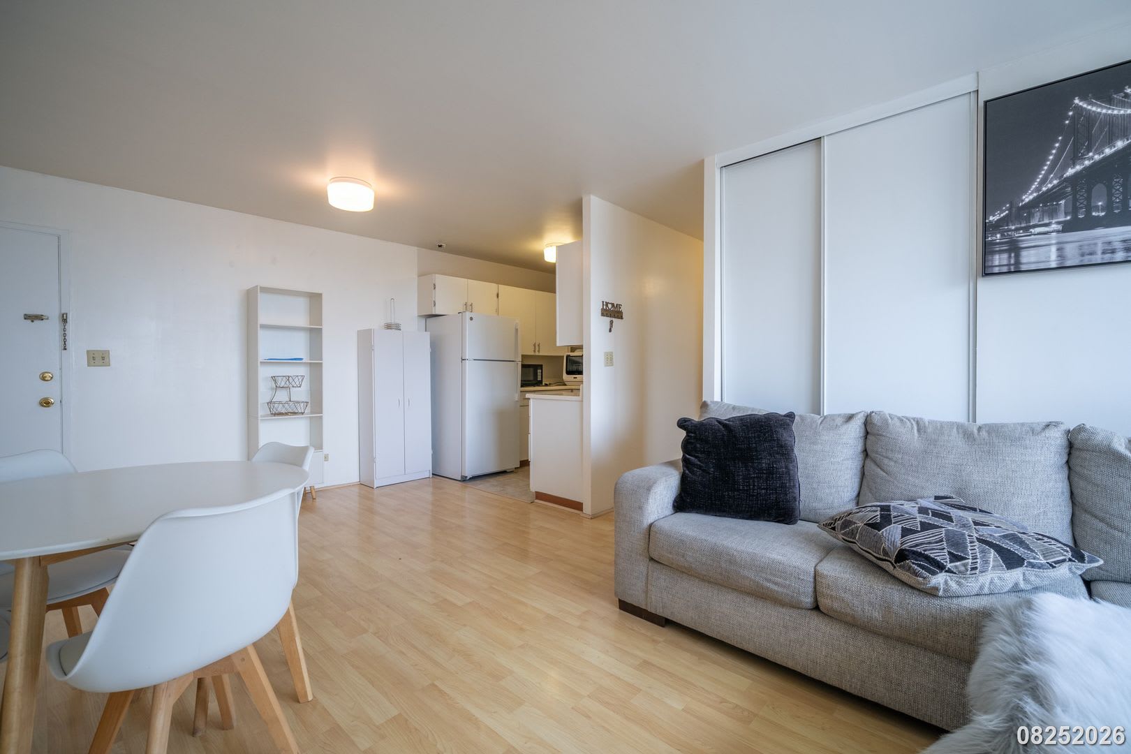 3 000 2 Bed 1 Bath 1 Parking Furnished Liliha Square Honolulu Available For Immediate Occupancy – photo 5