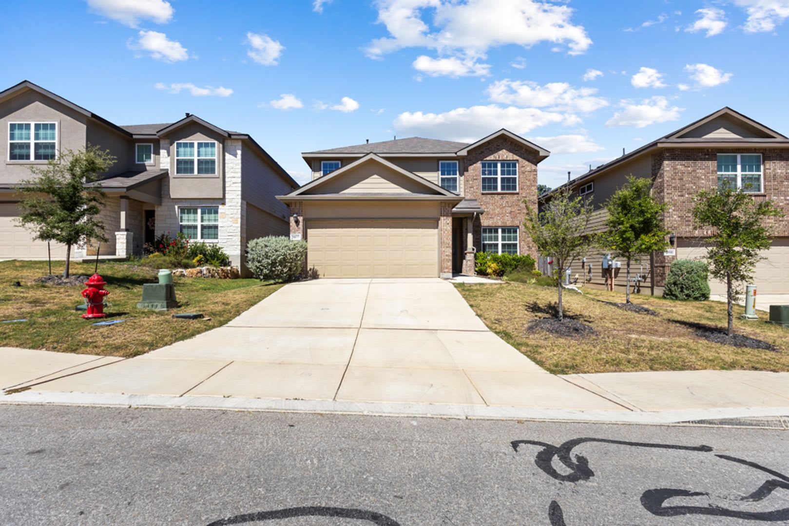 Generous Living Space in Copper Canyon – 5 Bedrooms & 3.5 Baths – photo 3