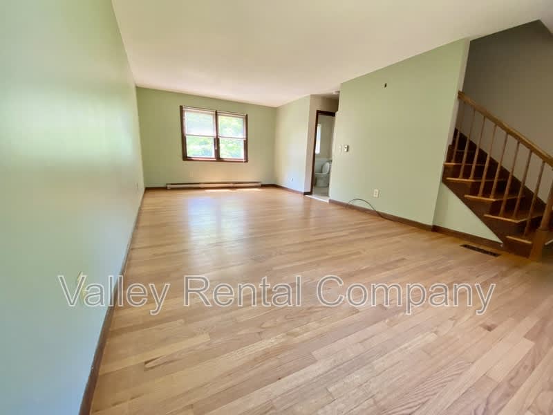 73 Rocky Hill Rd – photo 3