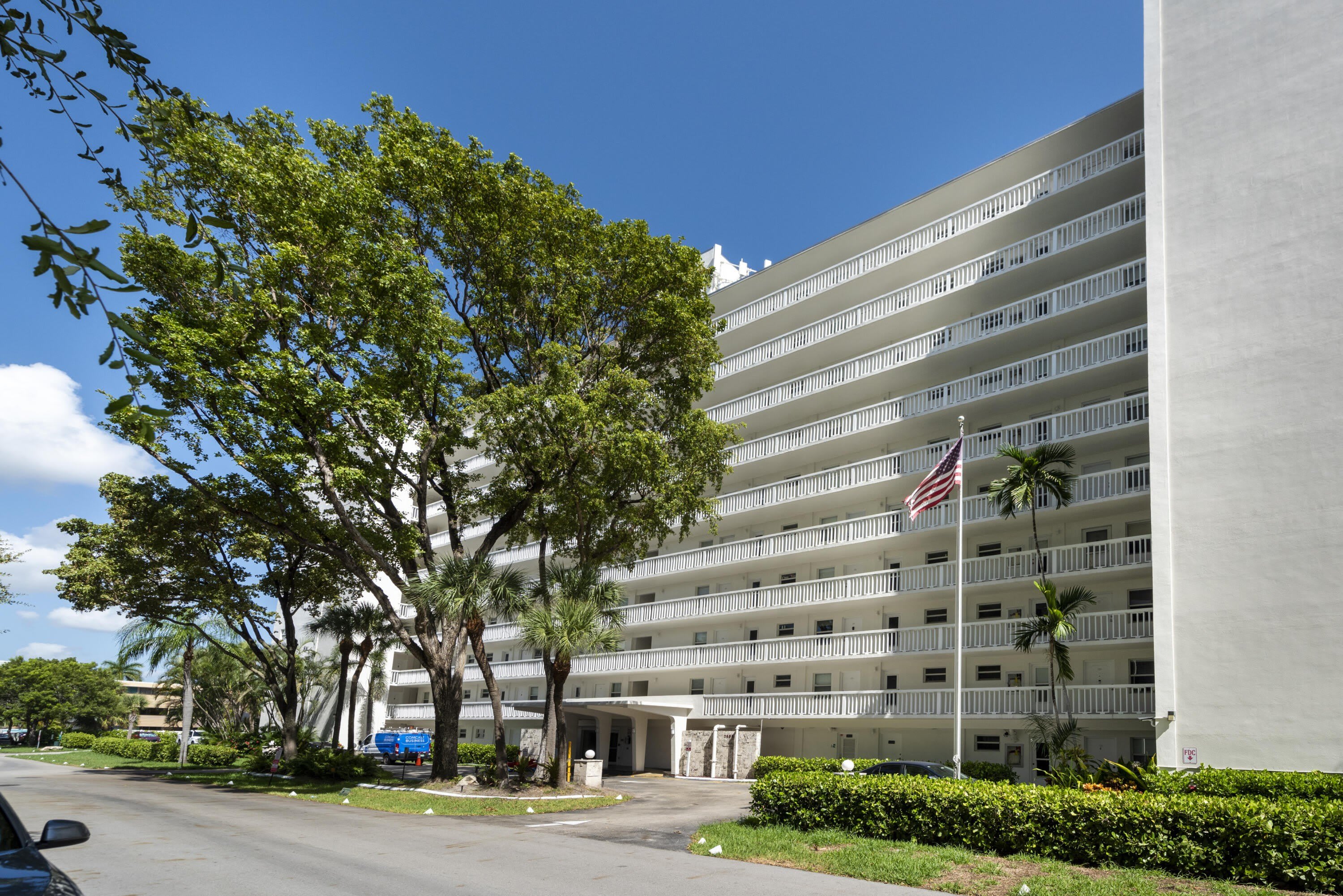 2555 NE 11th Street – photo 1