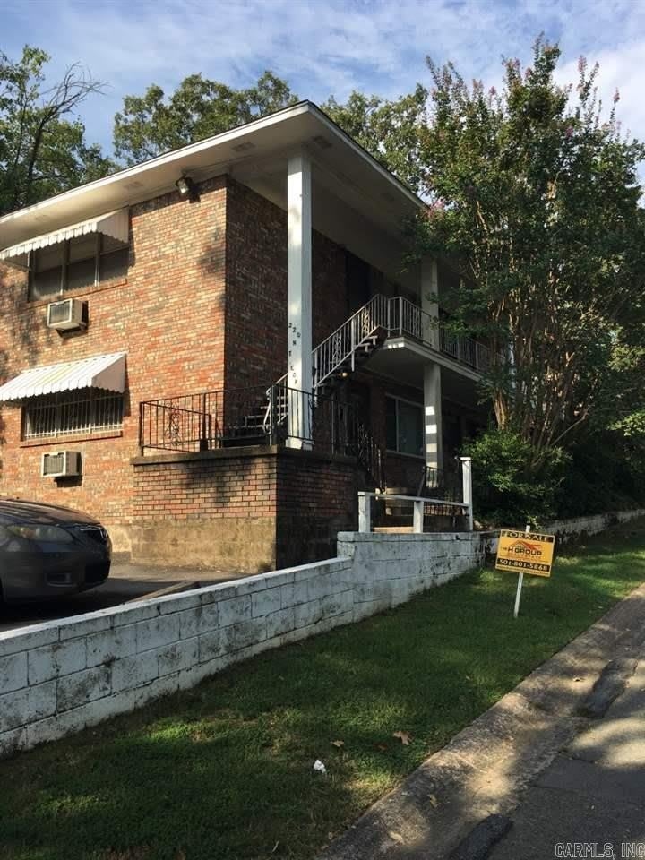 220 N Taylor – photo 1