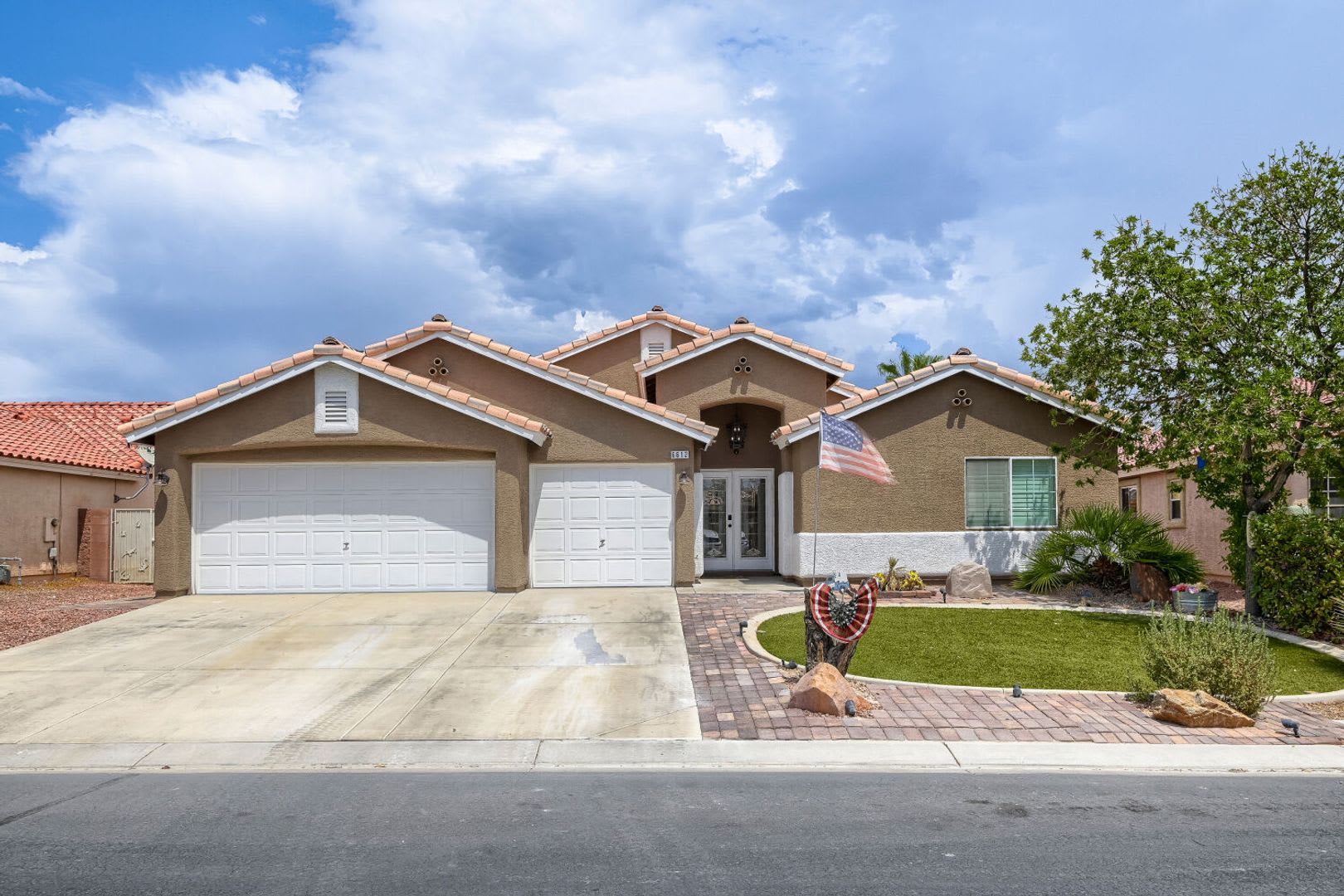 Stunning Aliante Home with 2 Primary Suites, Upgraded Yard & Solar! – photo 2